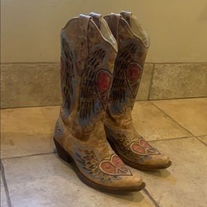 CORRAL ANTIQUE BOOTS WING AND HEART WESTERN BOOTS